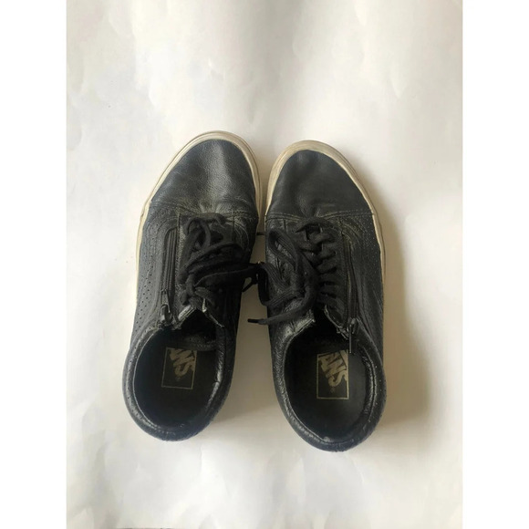 Vans Women’s leather lace up low top sz 7.5 - Picture 1 of 6